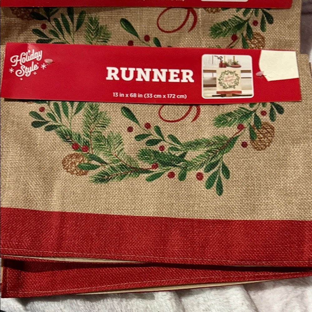 Festive Holiday Table Runner with Pinecone Design
